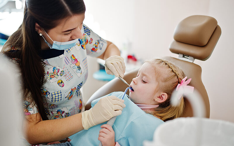 دليلك الشامل لطب أسنان الأطفال